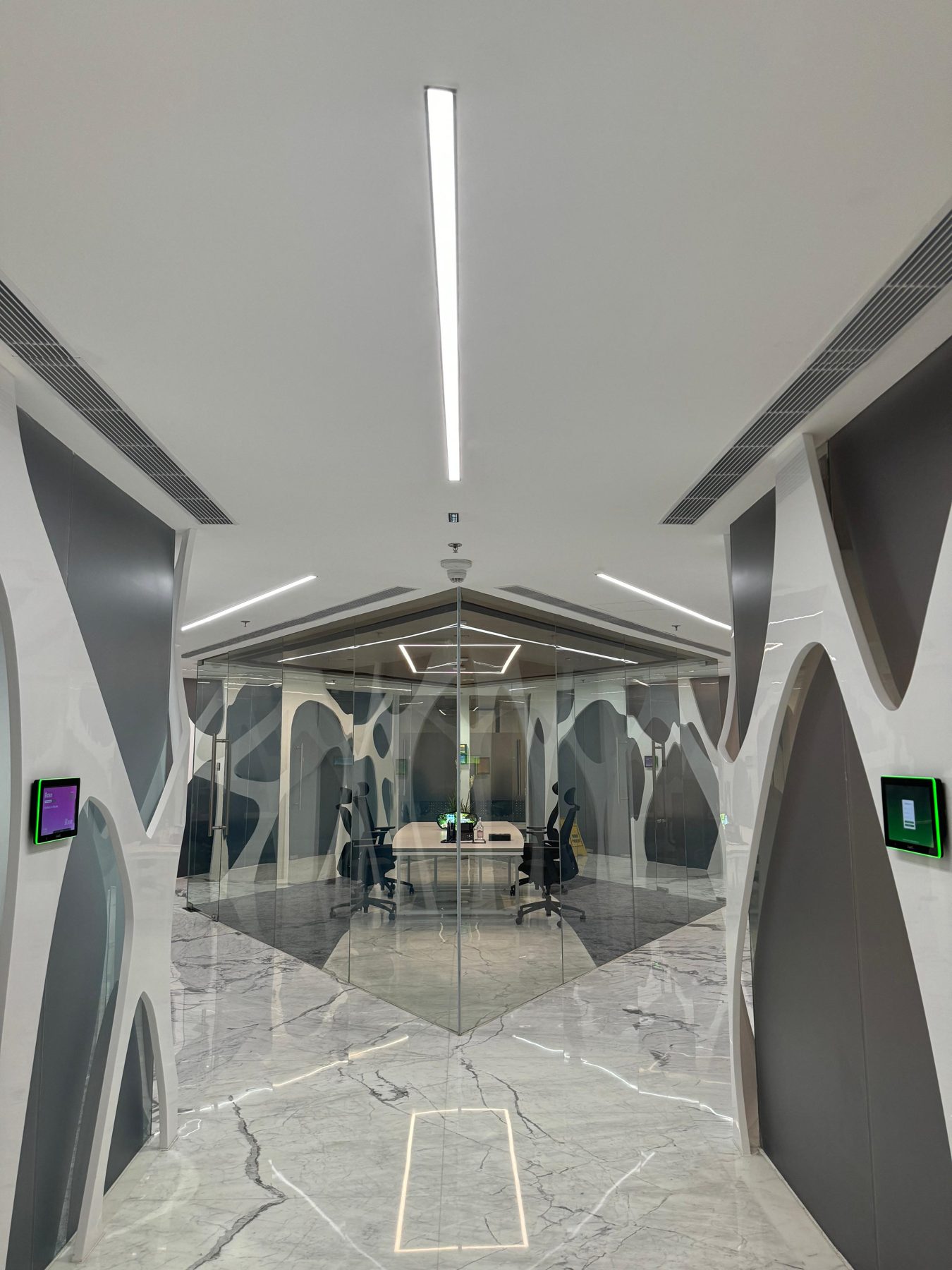 Premium Corporate Campus — DC Lighting
